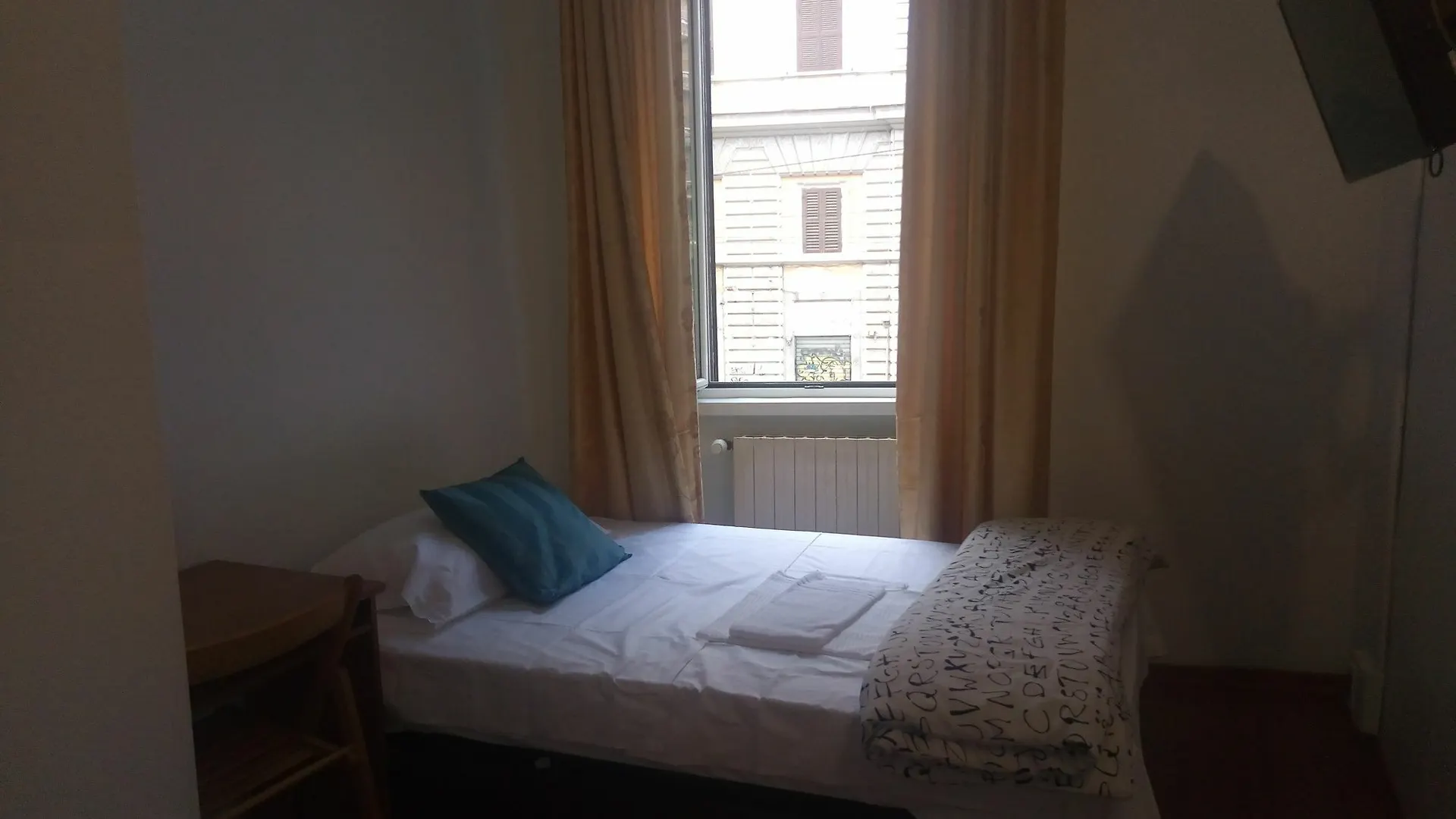 Papia Guest House Rome 2*,